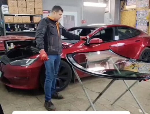 Автостёкла «Plus Motors»
